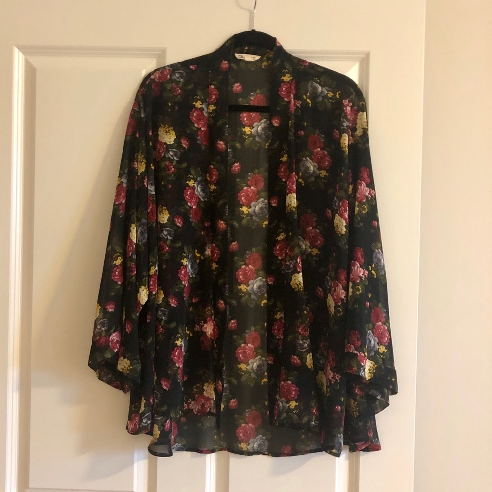 COTTON CANDY Sheer Black/Floral Kimono